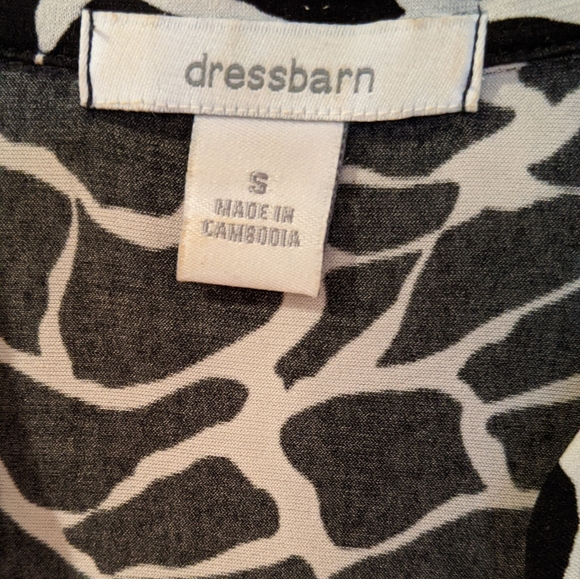 Deep V Neck Blouse with attached Waist Tie - Picture 7 of 16